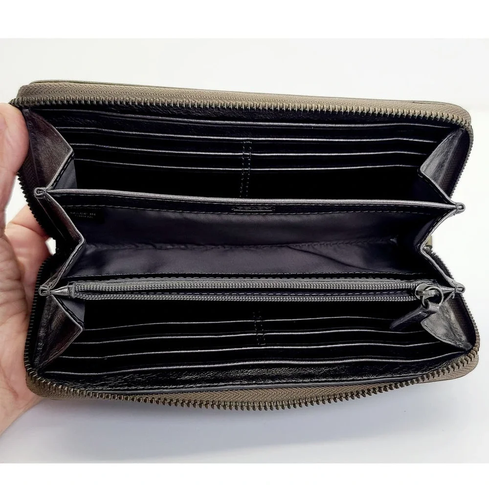 Coach Bifold Accordion Wallet Green Olive ID's Cards Bills Coins Round Zip - Picture 5 of 8